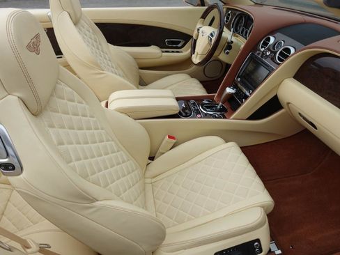 Used 2016 Bentley Continental GT image 11