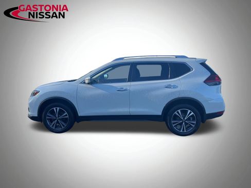 Used 2020 Nissan Rogue SV w/ Sun & Sound Touring Package image 10