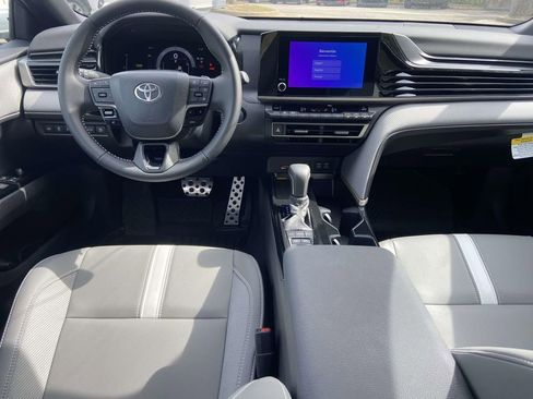Used 2026 Toyota Camry SE w/ Convenience Package FWD image 11
