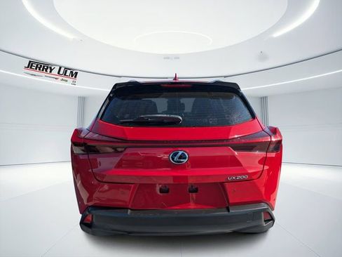 Used 2019 Lexus UX 200 w/ Premium Package image 4