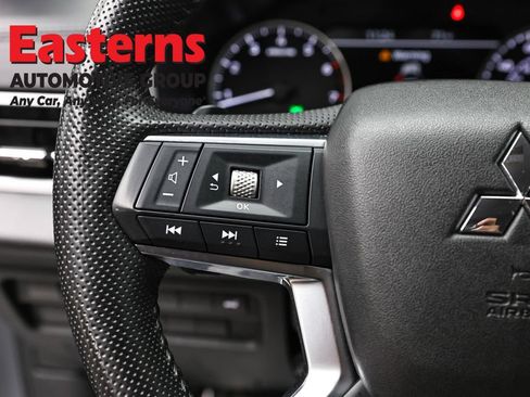 Used 2024 Mitsubishi Outlander SE FWD image 15