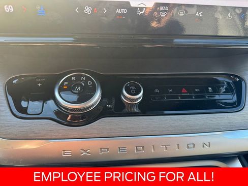 New 2026 Ford Expedition Platinum w/ Driver's Package AWD/4WD image 25