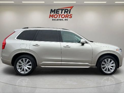 Used 2016 Volvo XC90 T6 Momentum w/ Momentum Plus Package image 2