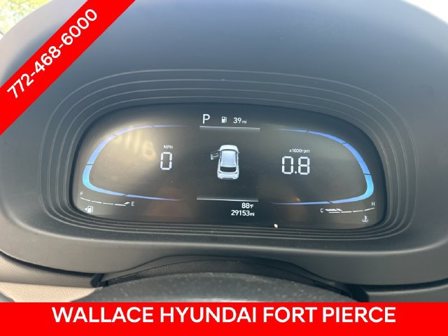 Used 2025 Hyundai Venue SEL FWD image 21