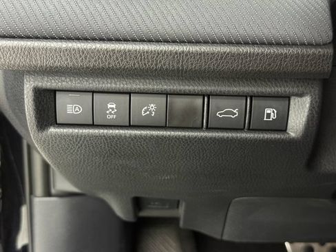 Used 2025 Toyota Camry SE FWD image 10