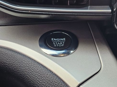 Certified 2022 Ford Explorer XLT w/ Equipment Group 202A image 33