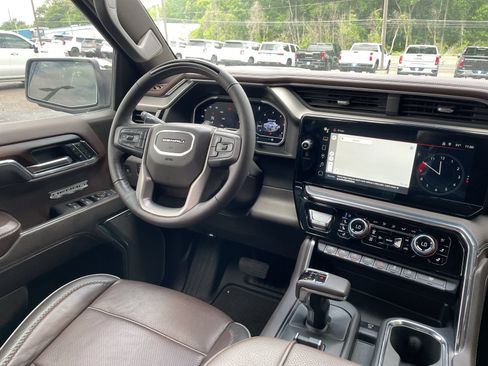 Used 2024 GMC Sierra 1500 Denali AWD/4WD image 33