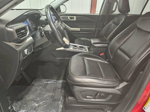 Used 2020 Ford Explorer XLT w/ Equipment Group 202A AWD/4WD image 13