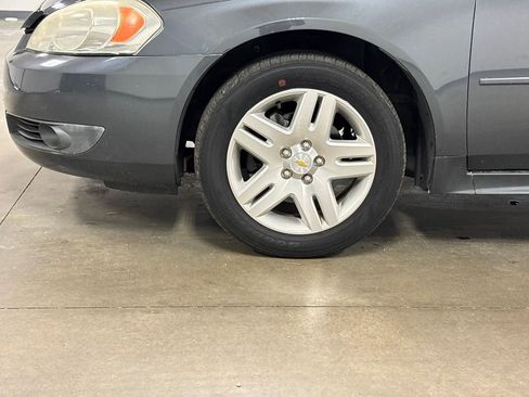 Used 2010 Chevrolet Impala LT w/ Luxury Edition Package image 11