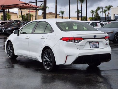 Used 2024 Toyota Corolla SE image 8