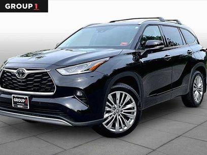 Certified 2025 Toyota Highlander Platinum