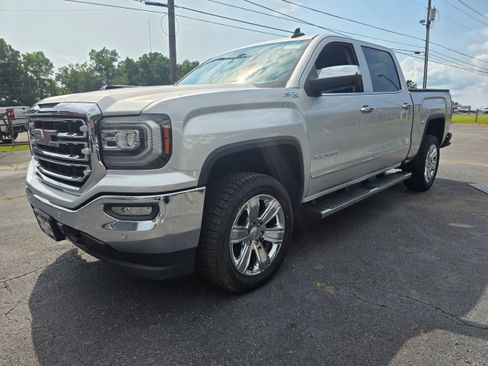 Used 2018 GMC Sierra 1500 SLT AWD/4WD image 1