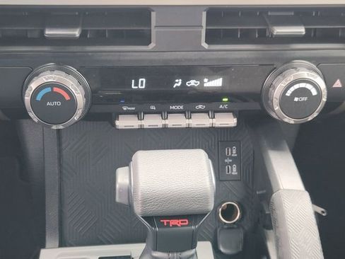 Used 2025 Toyota Tacoma TRD Sport AWD/4WD image 16