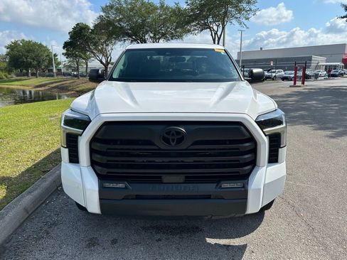 Used 2022 Toyota Tundra SR5 w/ SR5 Convenience Package AWD/4WD image 8