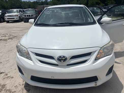 Used 2011 Toyota Corolla LE FWD image 1
