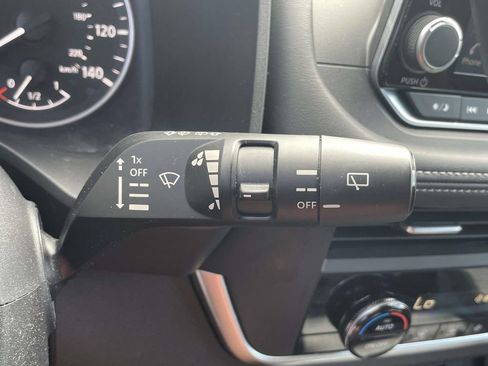 Used 2023 Nissan Rogue SV AWD/4WD image 30