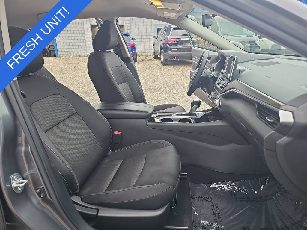 Used 2024 Nissan Altima 2.5 SV FWD image 10