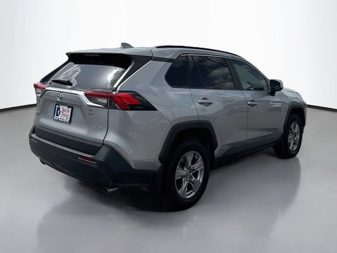 Used 2022 Toyota RAV4 XLE w/ Convenience Package FWD image 7