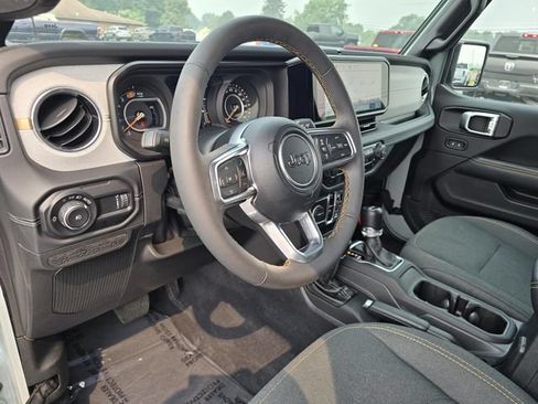 Used 2024 Jeep Wrangler Unlimited Sahara AWD/4WD image 14