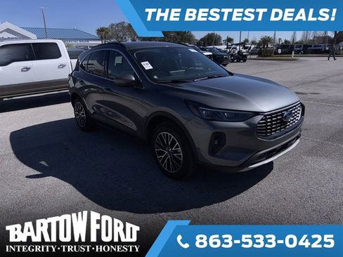 Used 2025 Ford Escape Base w/ PHEV Premium Package image 3