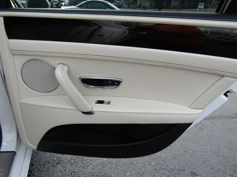 Used 2017 Bentley Flying Spur V8 image 44