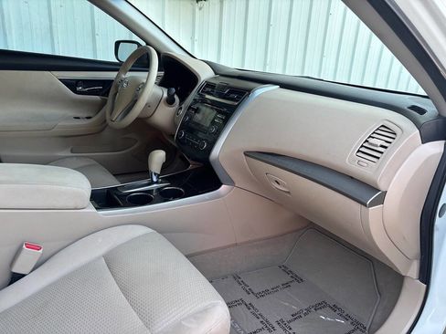 Used 2014 Nissan Altima 2.5 S w/ Display Audio Package image 16