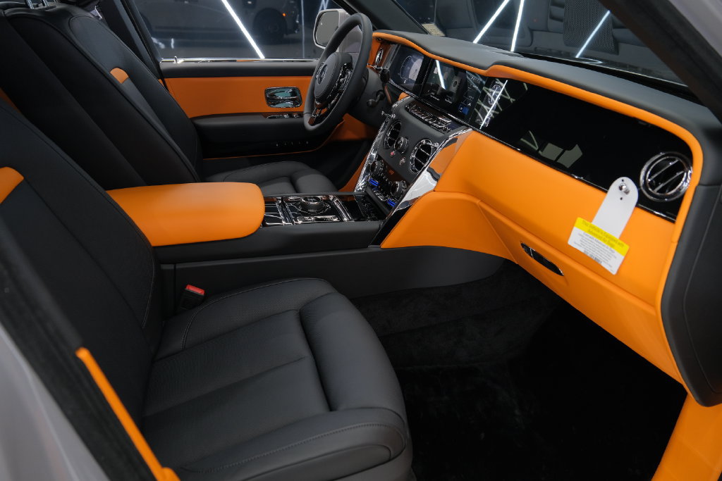 Used 2026 Rolls-Royce Cullinan AWD/4WD image 43
