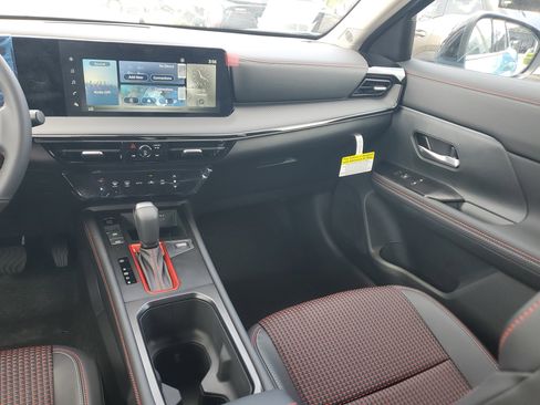 New 2025 Nissan Kicks SR image 14
