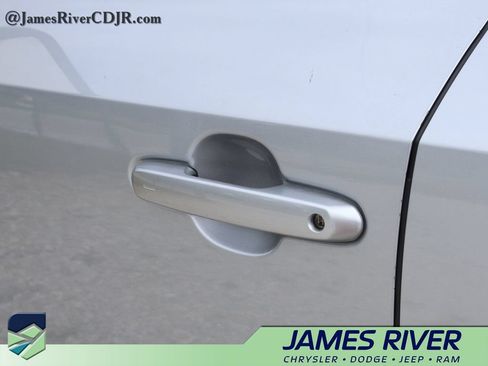 Used 2025 Toyota Grand Highlander AWD image 24