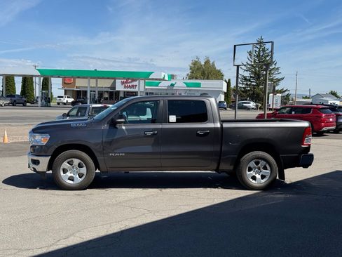 Used 2020 RAM 1500 Big Horn AWD/4WD image 5