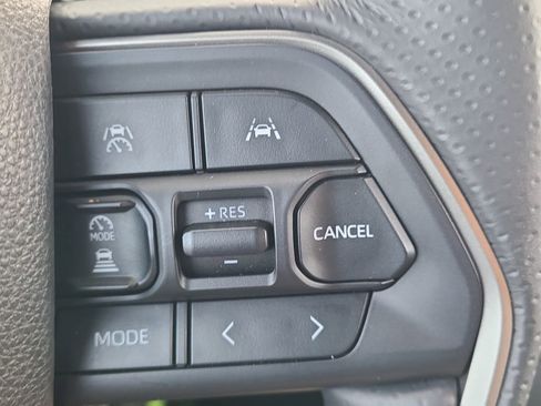 Used 2025 Toyota 4Runner TRD Off-Road AWD/4WD image 23