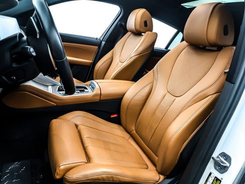 Used 2022 BMW X6 xDrive40i w/ M Sport Package image 17