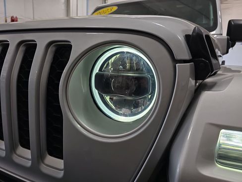 Used 2023 Jeep Wrangler Unlimited Sahara w/ Cold Weather Group AWD/4WD image 34