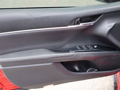 Used 2019 Toyota Camry XSE FWD image 12