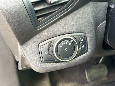 Used 2016 Ford C-MAX Energi SEL w/ Equipment Group 301A FWD image 10