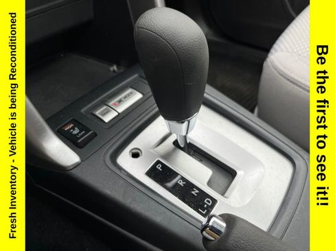 Used 2017 Subaru Forester 2.5i Premium image 24