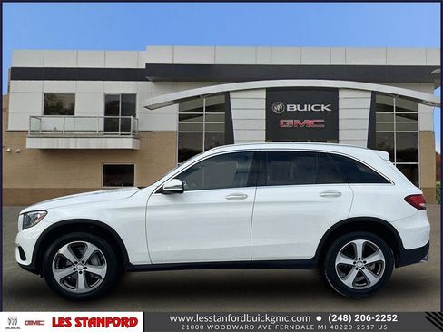 Used 2017 Mercedes-Benz GLC 300 4MATIC image 2