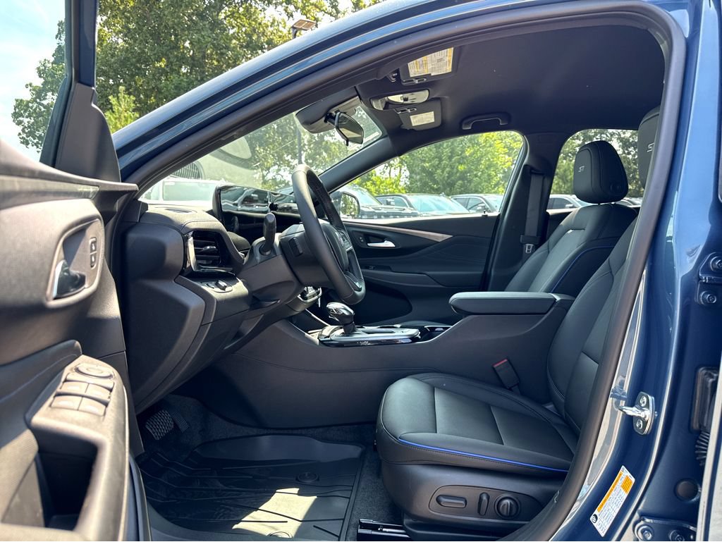 New 2026 Buick Envista Sport Touring w/ Convenience I Package FWD image 8