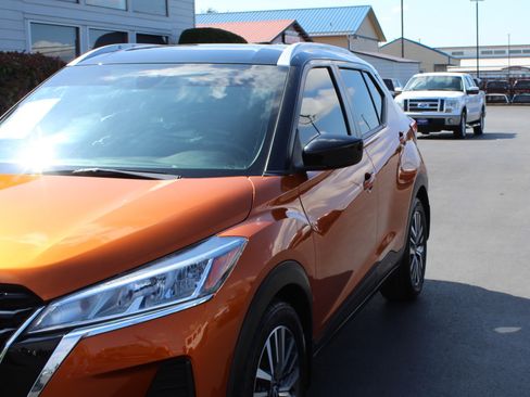 Used 2022 Nissan Kicks SV FWD image 10