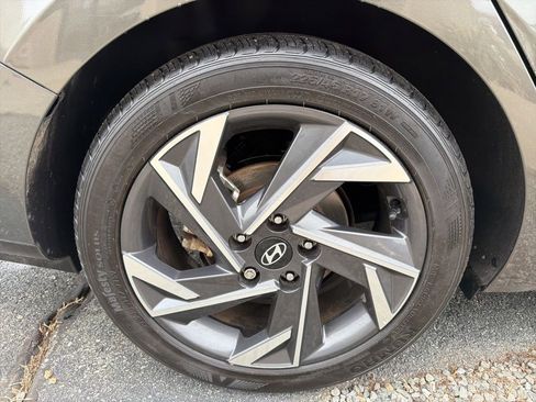 Used 2024 Hyundai Elantra SEL w/ Convenience Package image 46