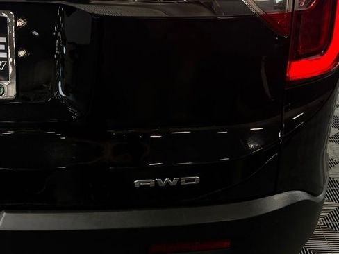 Used 2023 GMC Acadia SLT image 15