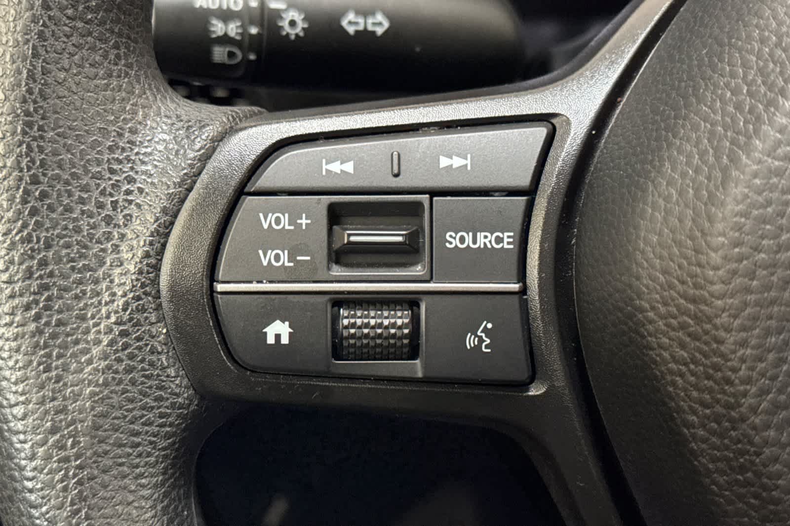 Used 2025 Honda CR-V EX image 26