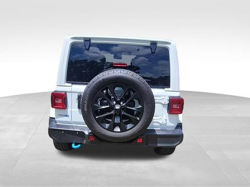 Certified 2024 Jeep Wrangler Unlimited Sahara w/ Technology Group AWD/4WD image 26