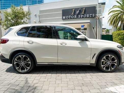 Used 2023 BMW X5 xDrive40i w/ Parking Assistance Package AWD/4WD image 34