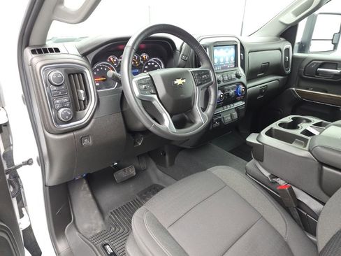 Used 2022 Chevrolet Silverado 2500 LT w/ Convenience Package image 11