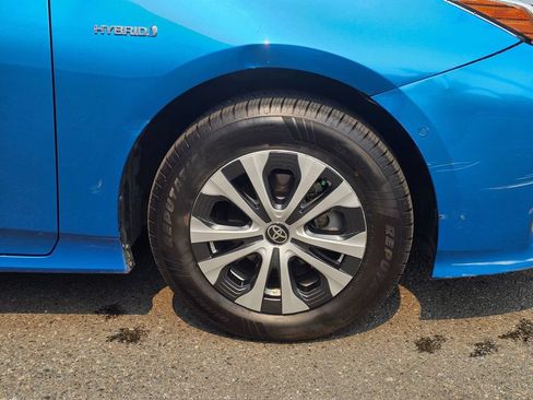 Certified 2020 Toyota Prius LE AWD/4WD image 9