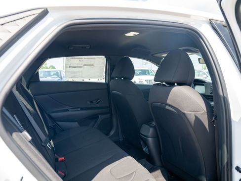 New 2025 Hyundai Elantra Sport image 13