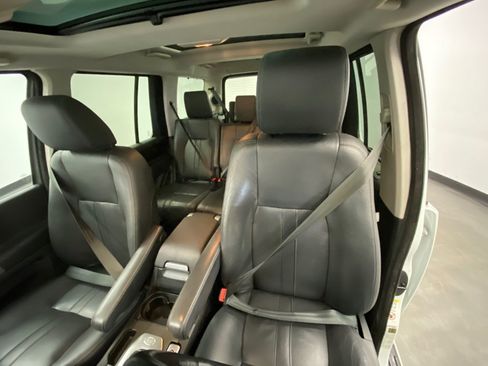 Used 2016 Land Rover LR4 HSE AWD/4WD image 23