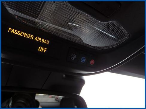 Used 2025 Buick Envista Avenir image 19