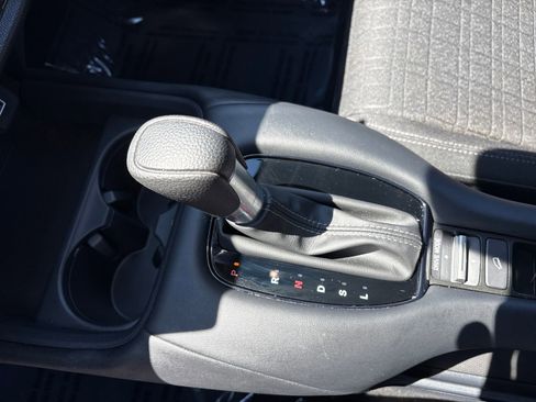 Used 2025 Honda HR-V LX image 24